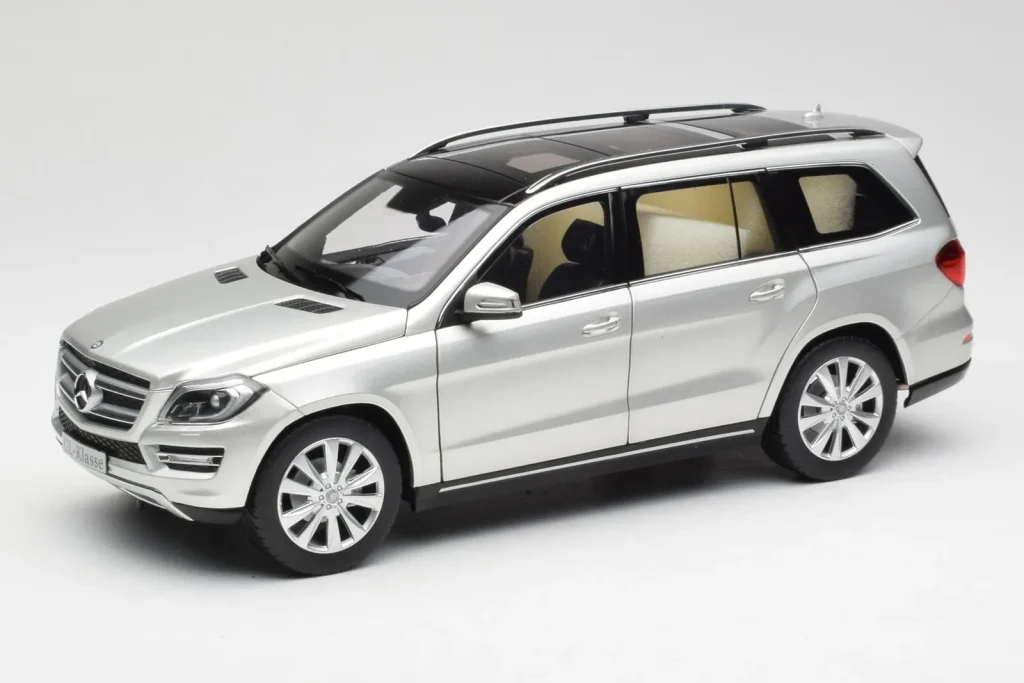 Model 1:18 Mercedes GL-Class X166 Iridium metallic silver Norev