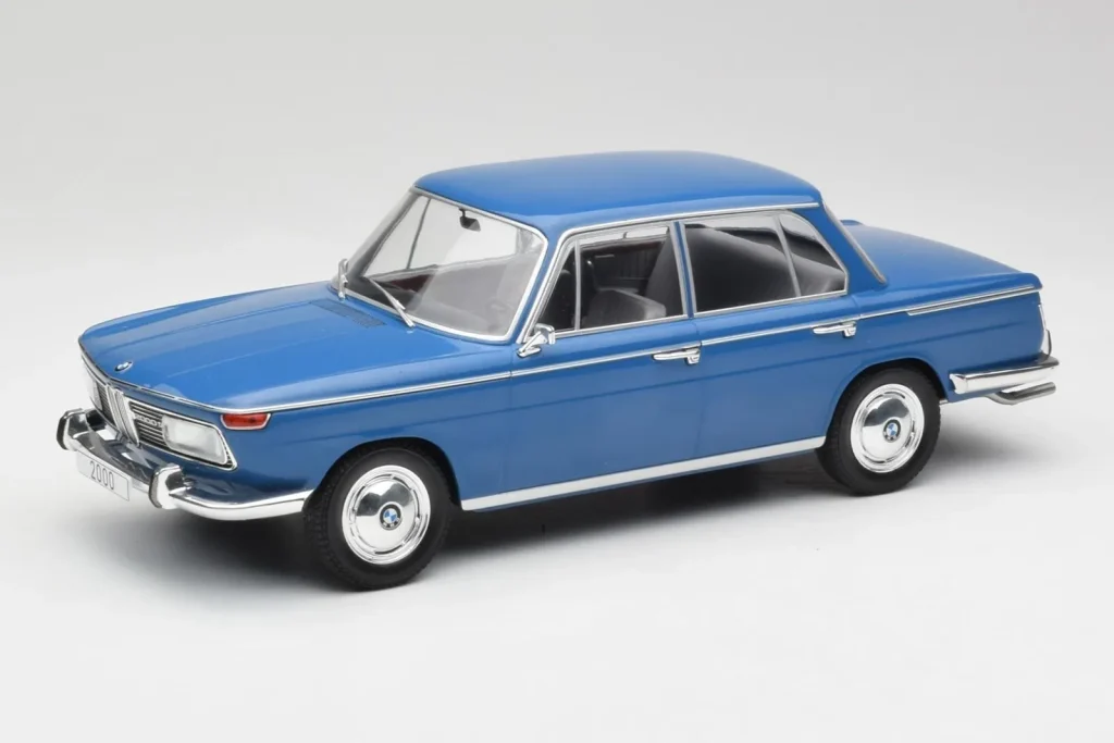 车型 1:18 BMW Tilux E120 Caribe 年 2000 蓝色 MCG