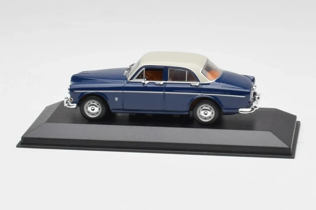 โมเดลรถ 1:43 Volvo 121 Amazon Blue Grey Minichamps (มือสอง)