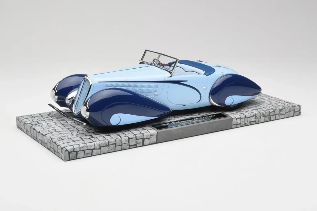 Model 1:18 Delahaye Type 135-M Cabriolet Mullin Museum Minichamps