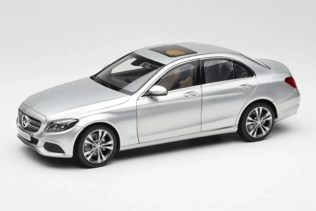 โมเดลรถ 1:18 Mercedes C-Class W205 Iridium สีเงินเมทัลลิก Norev (มือสอง)