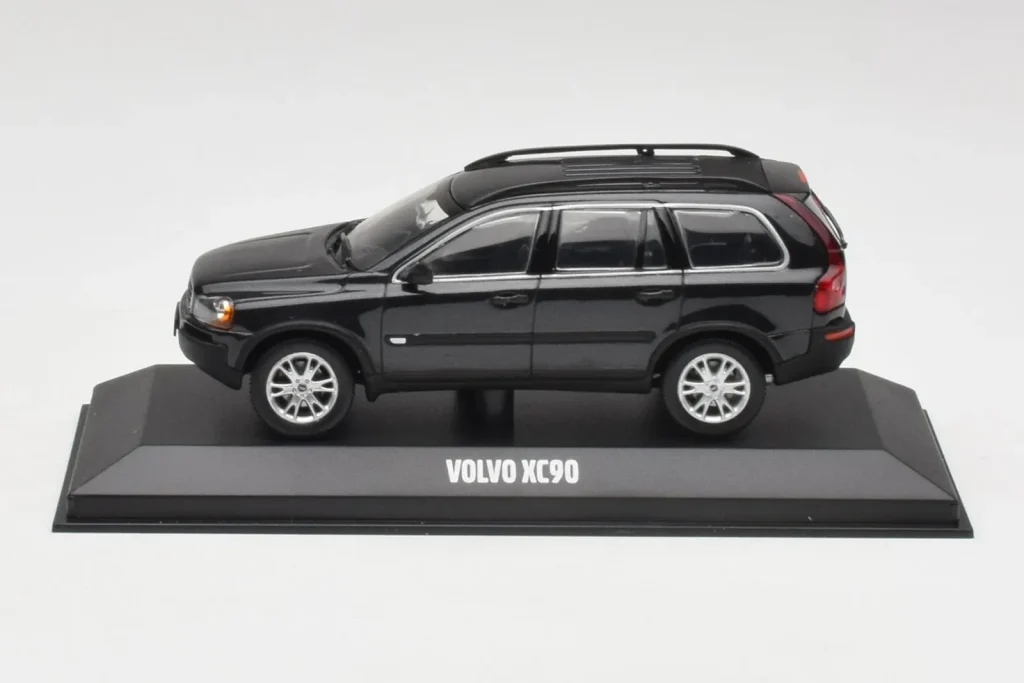โมเดลรถ 1:43 Volvo XC90 Black Sapphire Minichamps (มือสอง)
