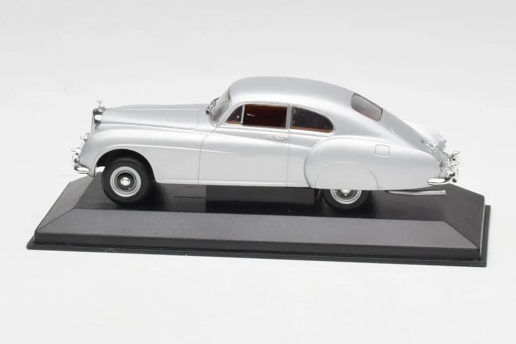 โมเดลรถ 1:43 Bentley R-Type Continental สีเงิน Minichamps (มือสอง)