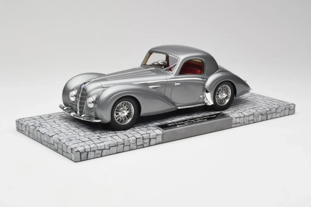 Model 1:18 Delahaye Type 145 V12 Coupe Mullin Museum Minichamps