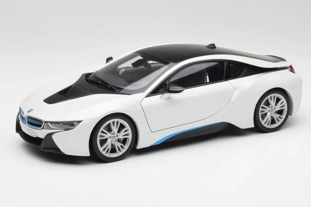 车型 1:18 BMW i8 Crystal 白色 Paragon