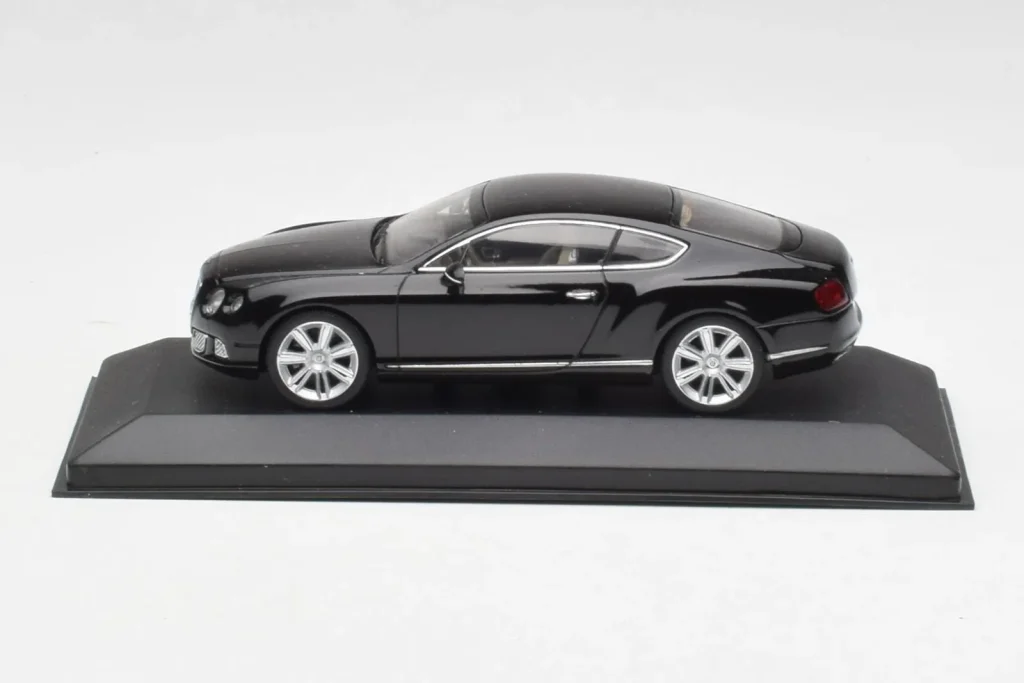 โมเดลรถ 1:43 Bentley Continental GT Beluga สีดำ Minichamps (มือสอง)