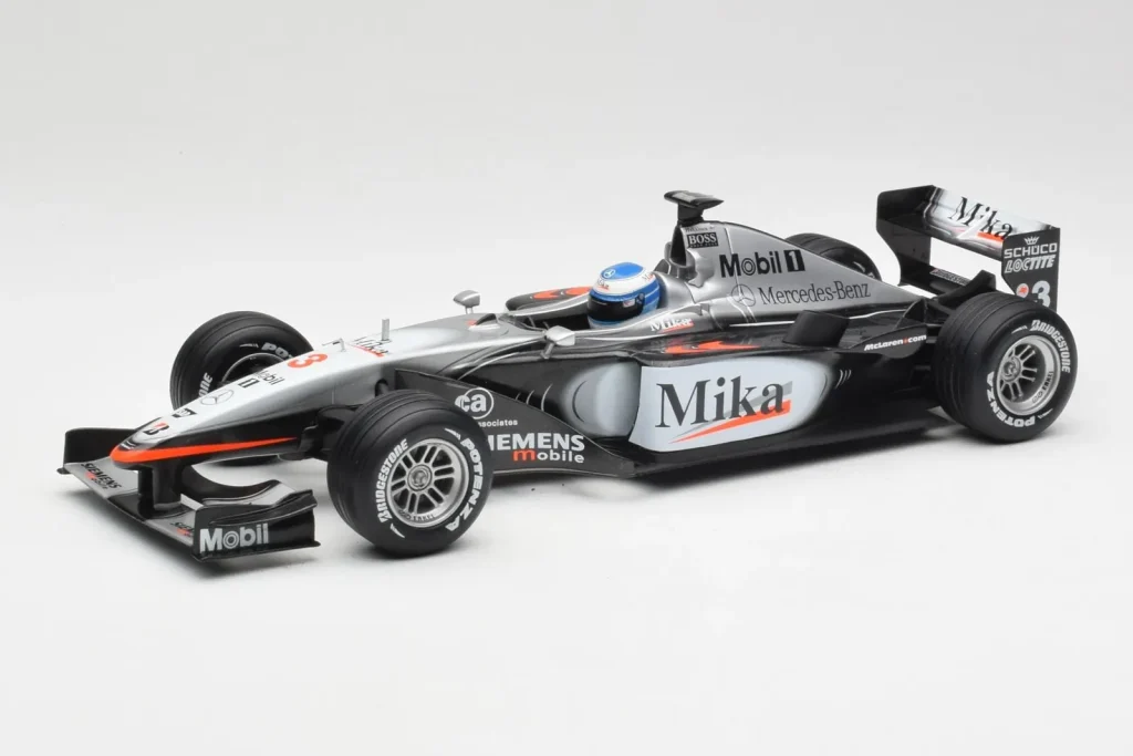 โมเดลรถ 1:18 McLaren MP4-16 #4 M. Häkkinen F1 ปี 2001 Hot Wheels (มือสอง)