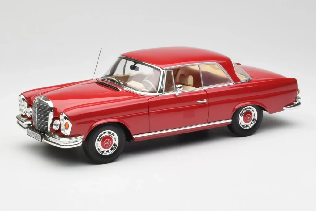 โมเดลรถ 1:18 Mercedes 280 SE W108 สีแดง Norev (มือสอง)