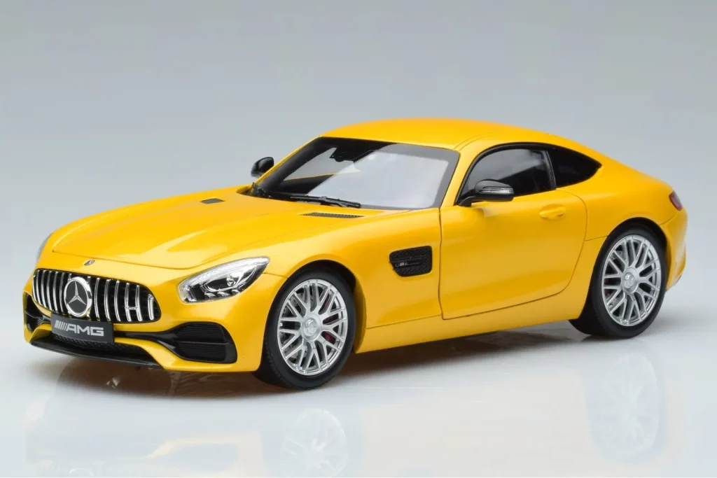 โมเดลรถ 1:18 Mercedes AMG GT S Solarbeam Norev (มือสอง)