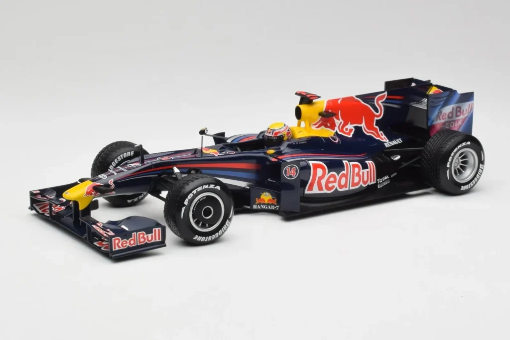 Model 1:18 Red Bull RB3 #2 M. Webber F1 year 2007 Minichamps