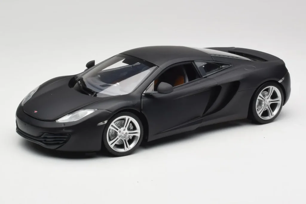 โมเดลรถ 1:18 McLaren MP4-12C Matt Satellite สีเทา Minichamps (มือสอง)