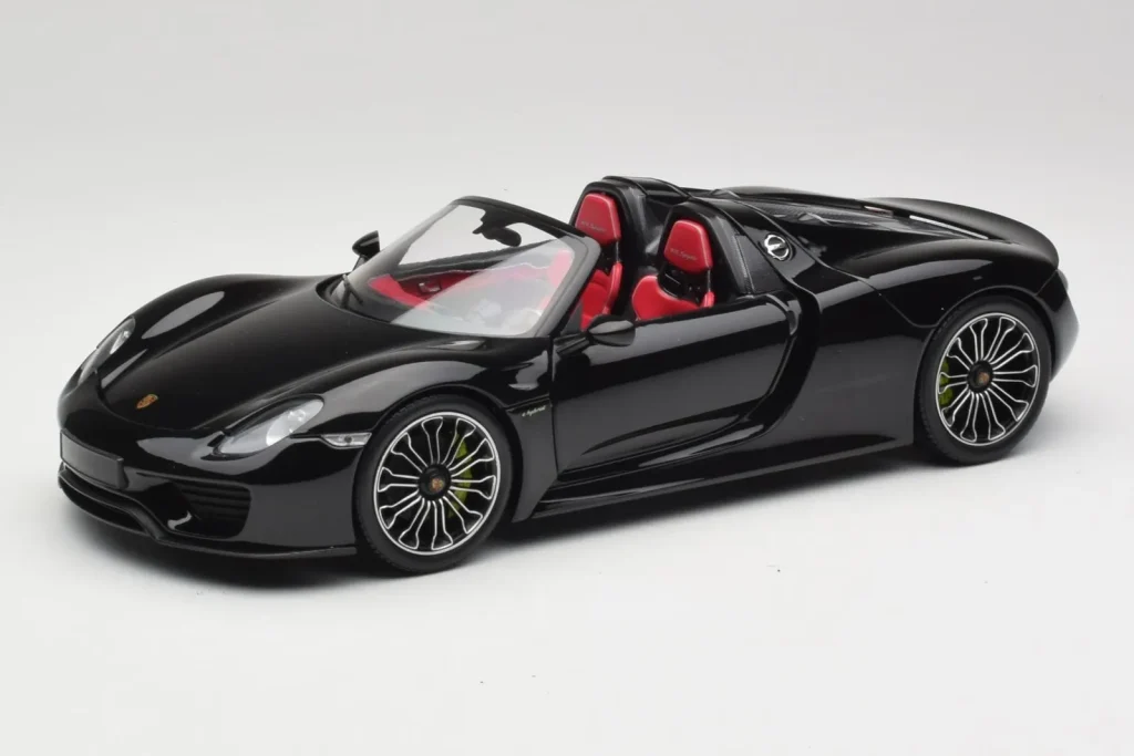 โมเดลรถ 1:18 Porsche 918 Spyder Basalt สีดำเมทัลลิก Minichamps (มือสอง)