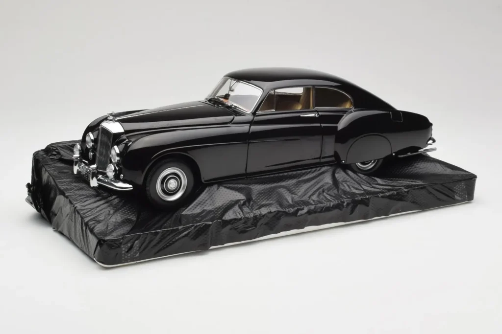 โมเดลรถ 1:18 Bentley R-Type Continental สีดำเมทัลลิก Minichamps (มือสอง)
