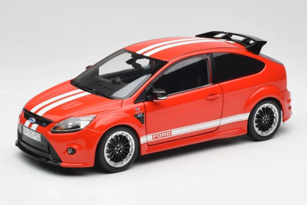โมเดลรถ 1:18 Ford Focus RS LM Classic Edition Race Red Ford Mk IV Tribute ปี 1967 Minichamps (มือสอง)