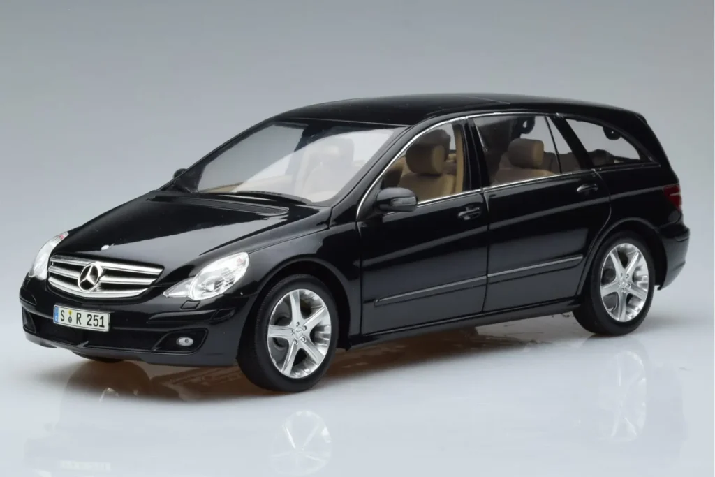 车型 1:18 Mercedes R-Class W251 Obsidian 黑色 Minichamps [B66962325]