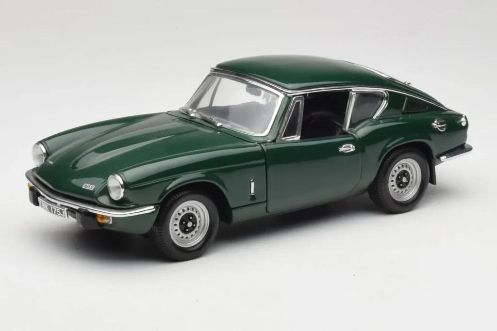 โมเดลรถ 1:18 Triumph GT6 Mk3 สีเขียว Sun Star (มือสอง)