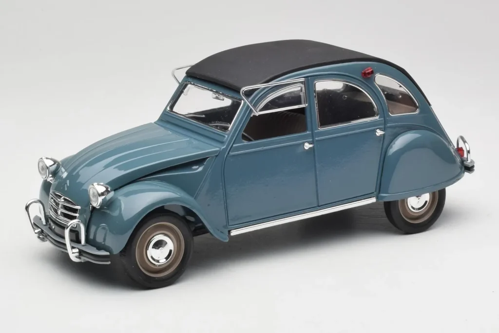 โมเดลรถ 1:18 Citroen 2CV Bleu Nuit Solido (มือสอง)