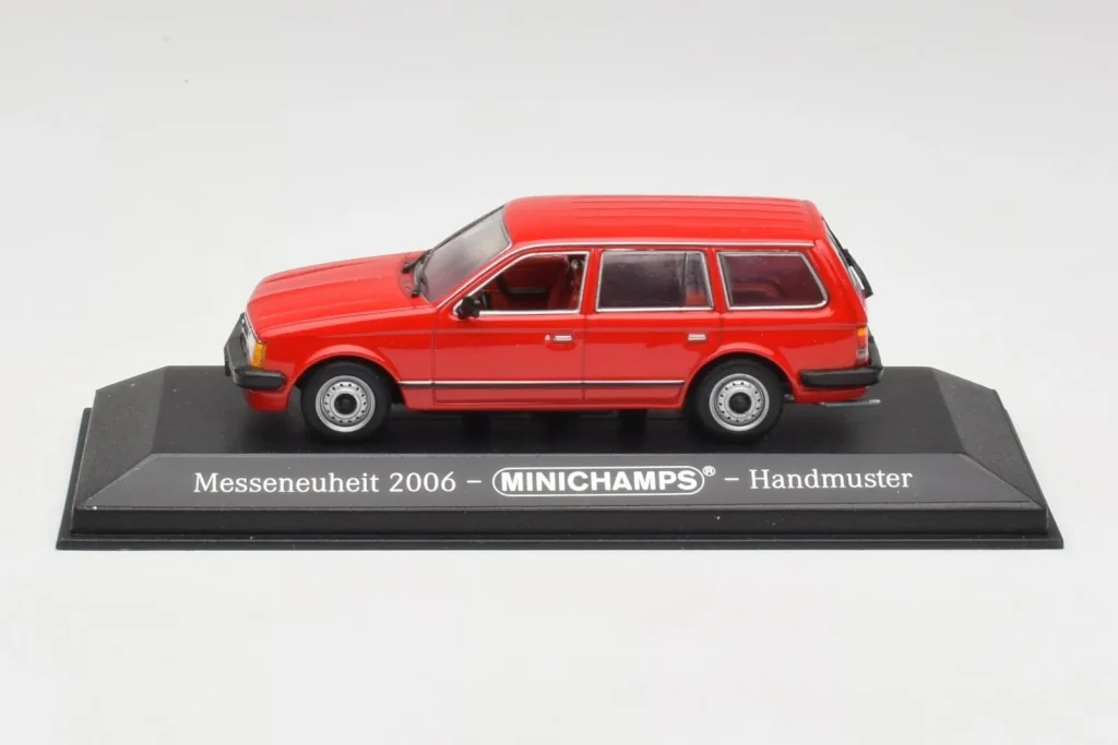 โมเดลรถ 1:43 Opel Kadett D Estate Red Concept Minichamps (มือสอง)