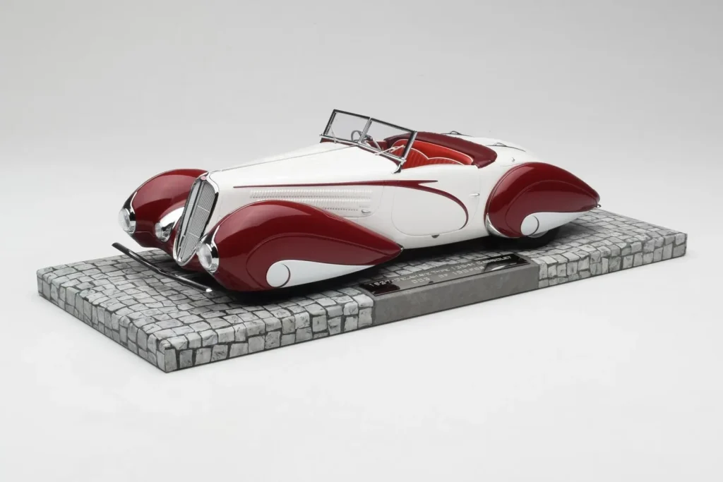 车型 1:18 Delahaye Type 135 M Cabriolet White Red Minichamps