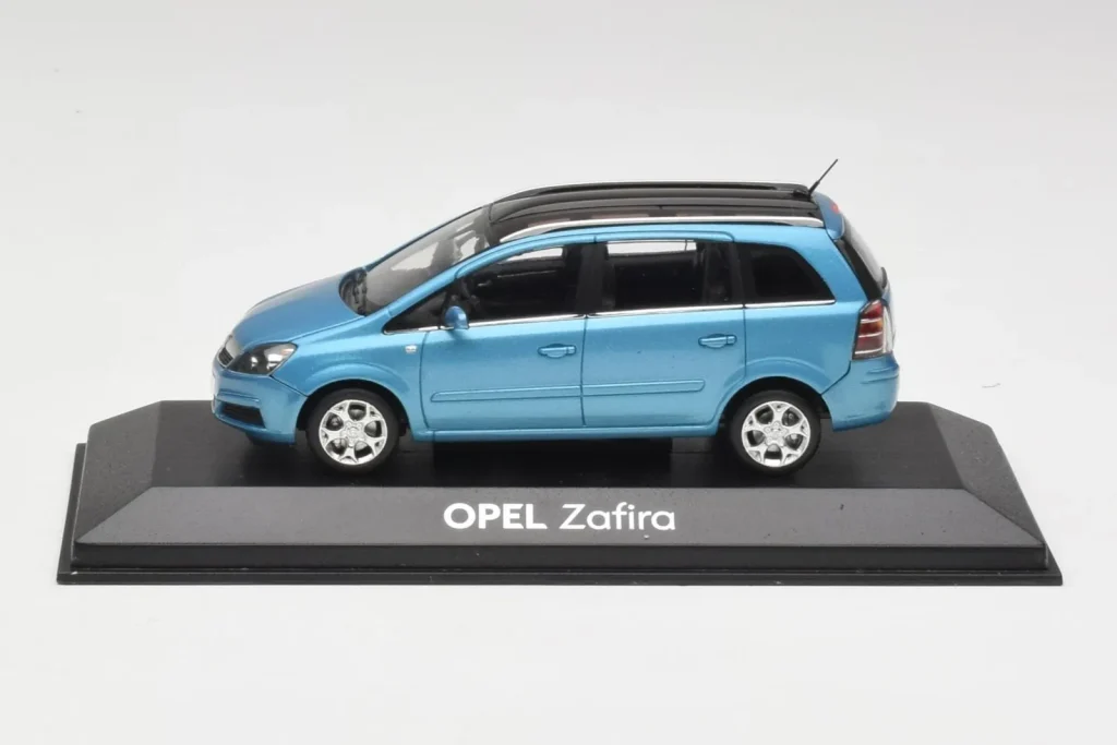 Model 1:43 Opel Zafira A Star blue Minichamps