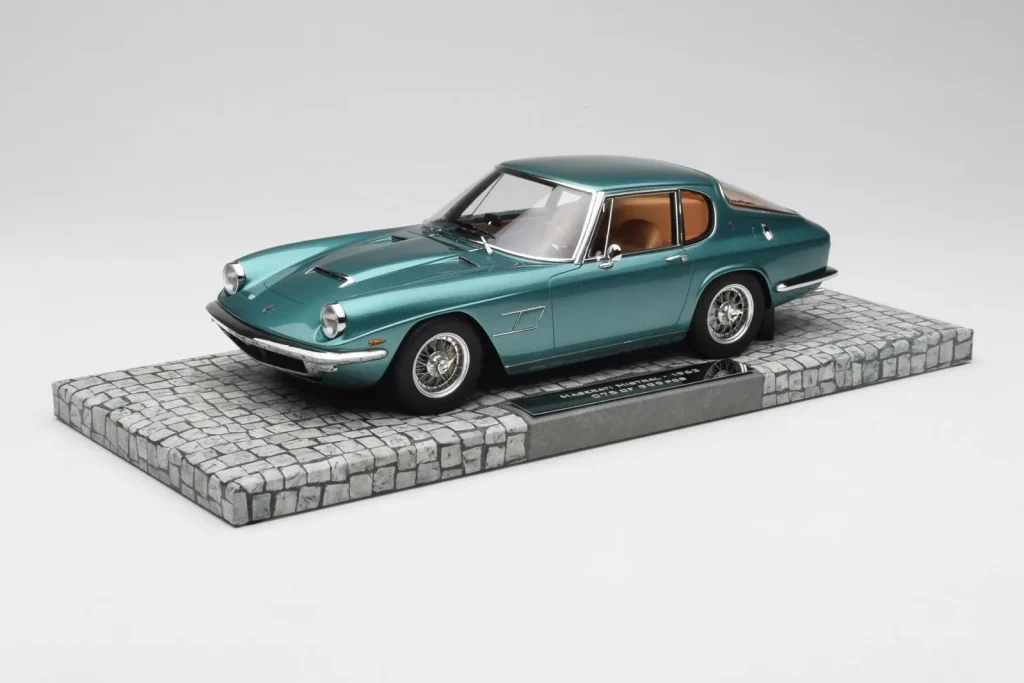 โมเดลรถ 1:18 Maserati Mistral สีน้ำเงิน Minichamps (มือสอง)