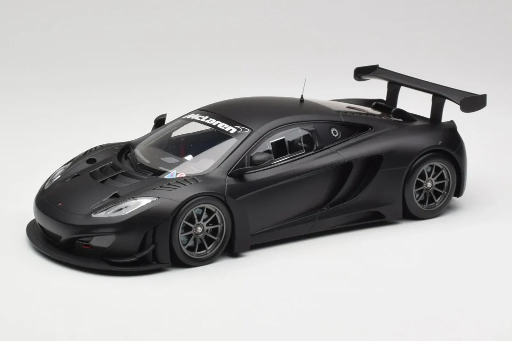 โมเดลรถ 1:18 McLaren 12C GT3 Carbon Black Matt Minichamps (มือสอง)
