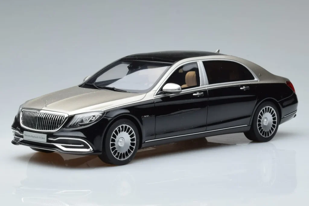 โมเดลรถ 1:18 Mercedes Maybach S600 W222 Black Silver GT Spirit (มือสอง)