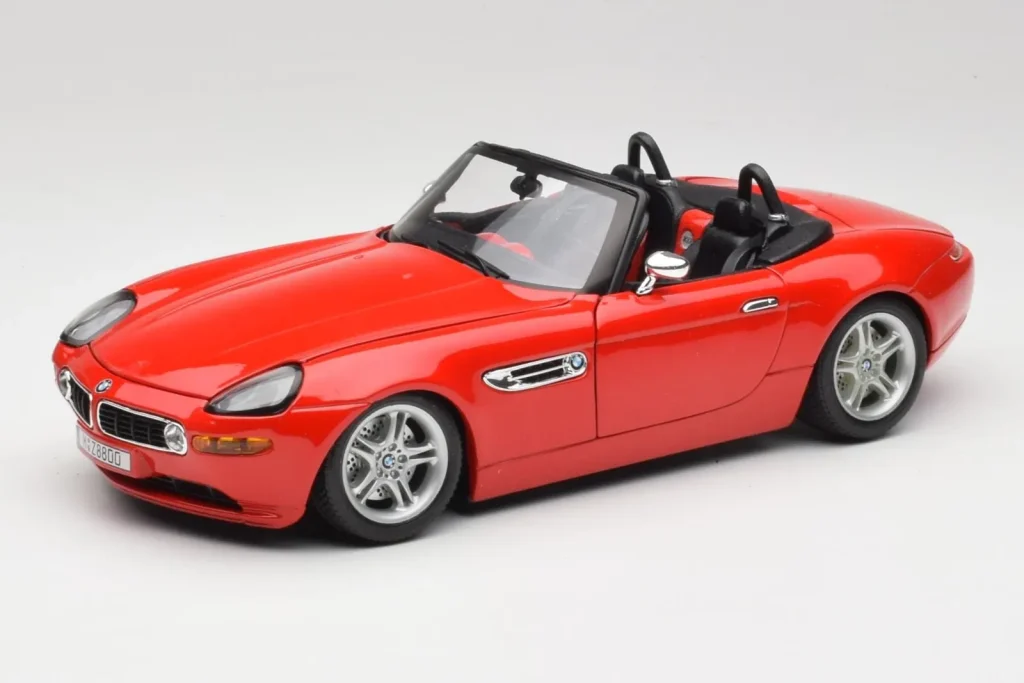 โมเดลรถ 1:18 BMW Z8 E52 สีแดง Bburago (มือสอง)