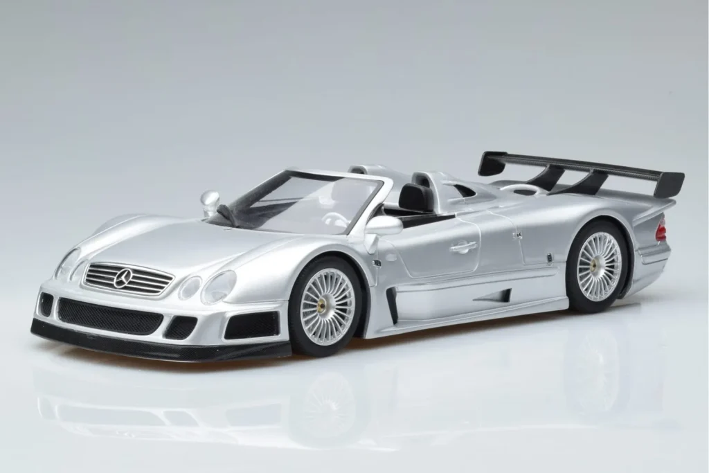Model 1:18 Mercedes CLK GTR Roadster silver GT Spirit