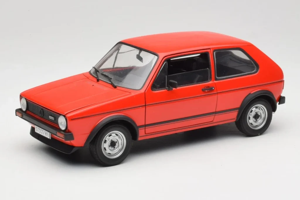 โมเดลรถ 1:18 Volkswagen Golf GTI Mk1 สีแดง Solido (มือสอง)