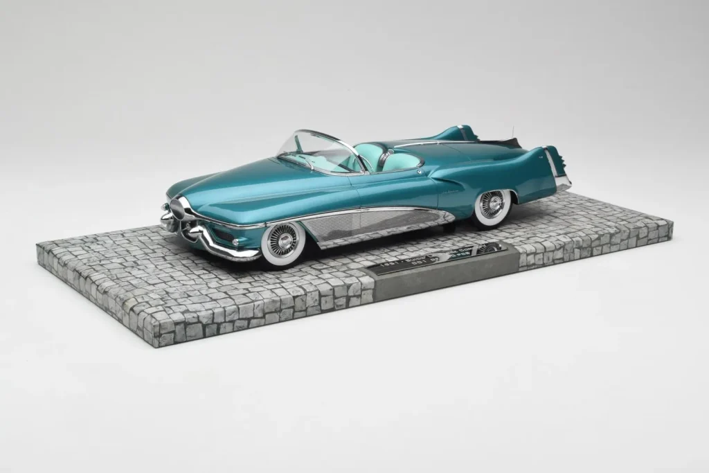 โมเดลรถ 1:18 Buick Le Sabre Concept สีเทอร์ควอยซ์เมทัลลิก Minichamps (มือสอง)