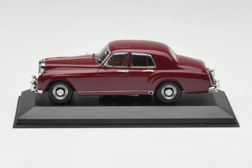 โมเดลรถ 1:43 Bentley S1 Continental Flying Spur Burgundy Minichamps (มือสอง)