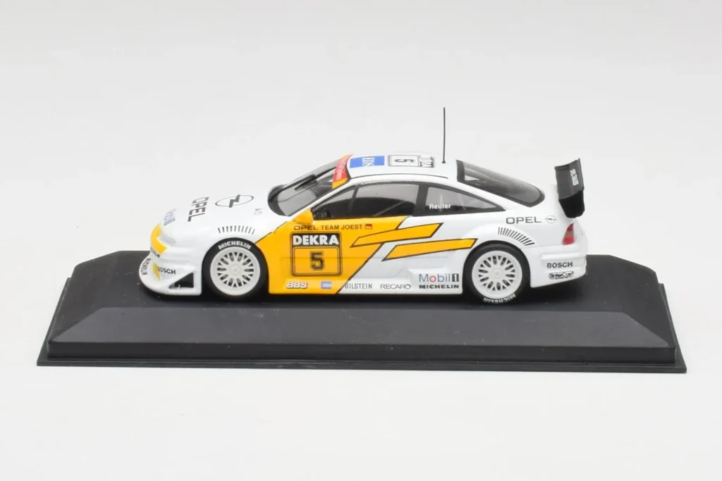 车型 1:43 Opel Calibra V6 4×4 #5 Joest Racing M. Reuter DTM 年 1994 Minichamps
