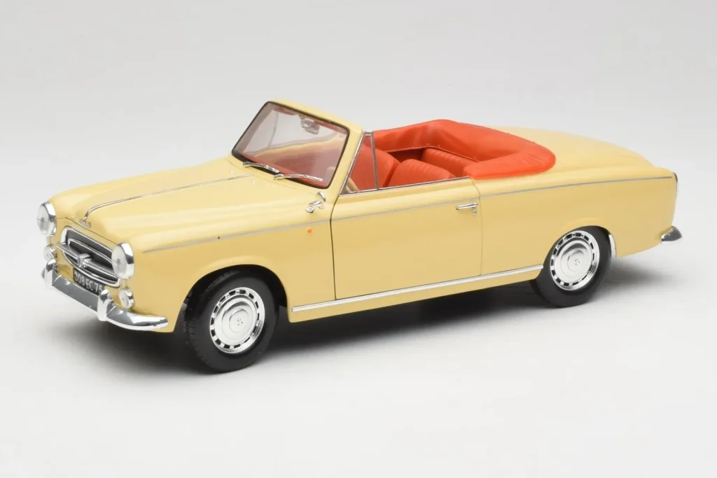 โมเดลรถ 1:18 Peugeot 403 Cabriolet Sand สีเหลือง Solido (มือสอง)