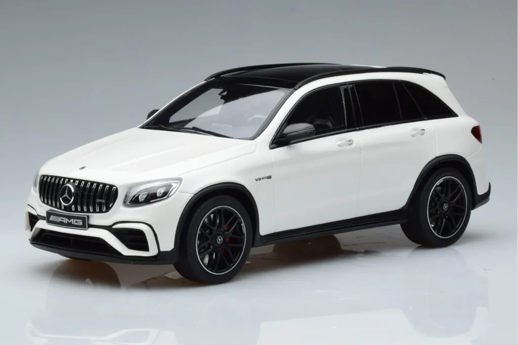 Model 1:18 Mercedes GLC 63 AMG X253 white GT Spirit