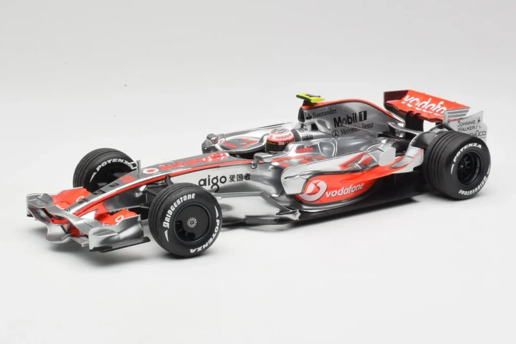 โมเดลรถ 1:18 McLaren MP4-22 #2 L. Hamilton Canadian GP Winner ปี 2007 Minichamps (มือสอง)