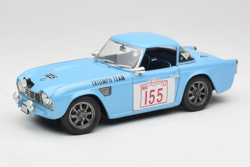 车型 1:18 Triumph TR4 Rally Car Revell