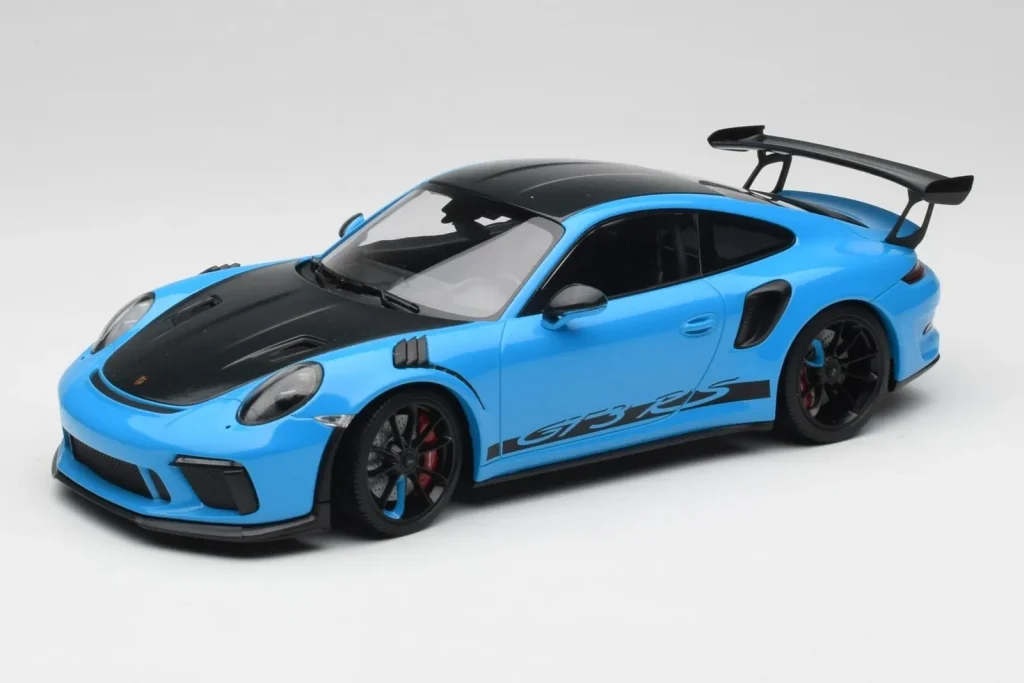โมเดลรถ 1:18 Porsche 911 991.2 GT3 RS Miami Blue Weissach Package & Black Magnesium Wheels Minichamps (มือสอง)