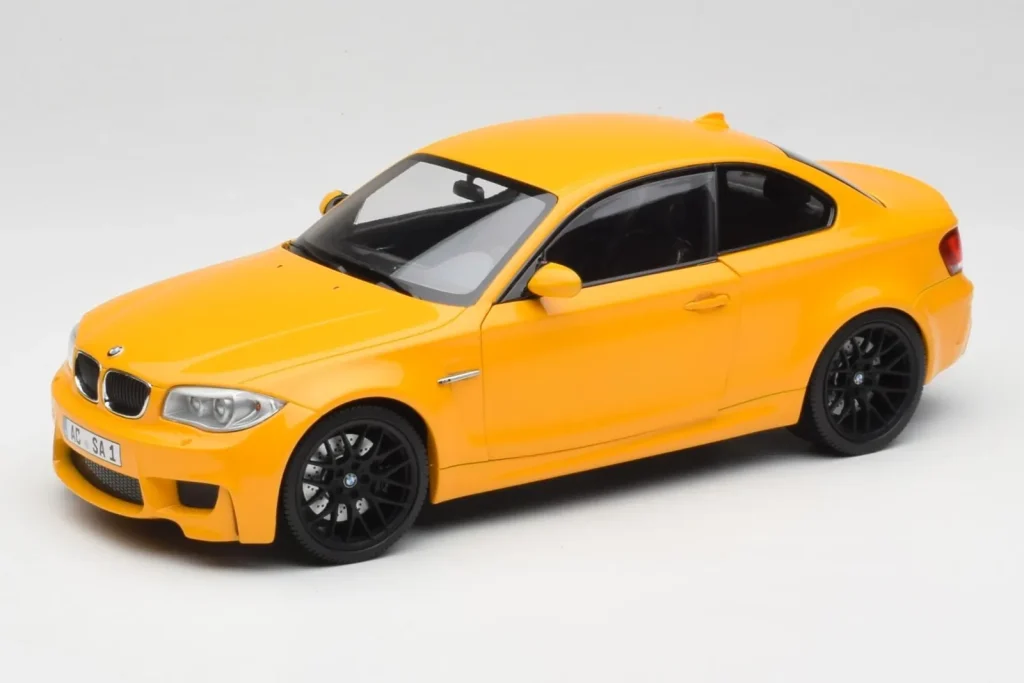Model 1:18 BMW 1M Coupe E82 yellow Minichamps