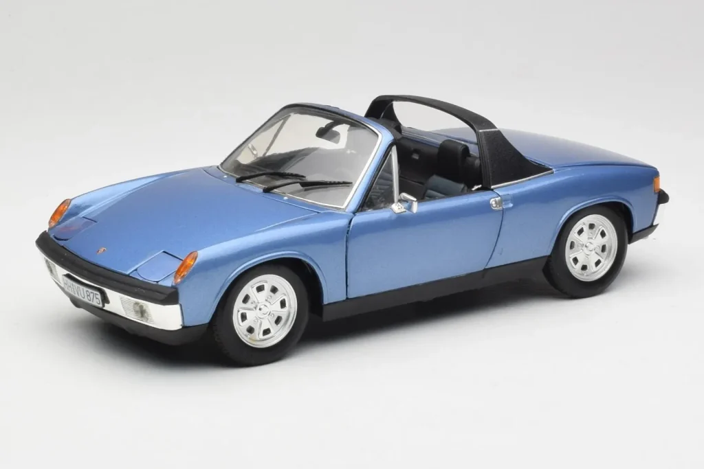 Model 1:18 Porsche 914 blue Revell