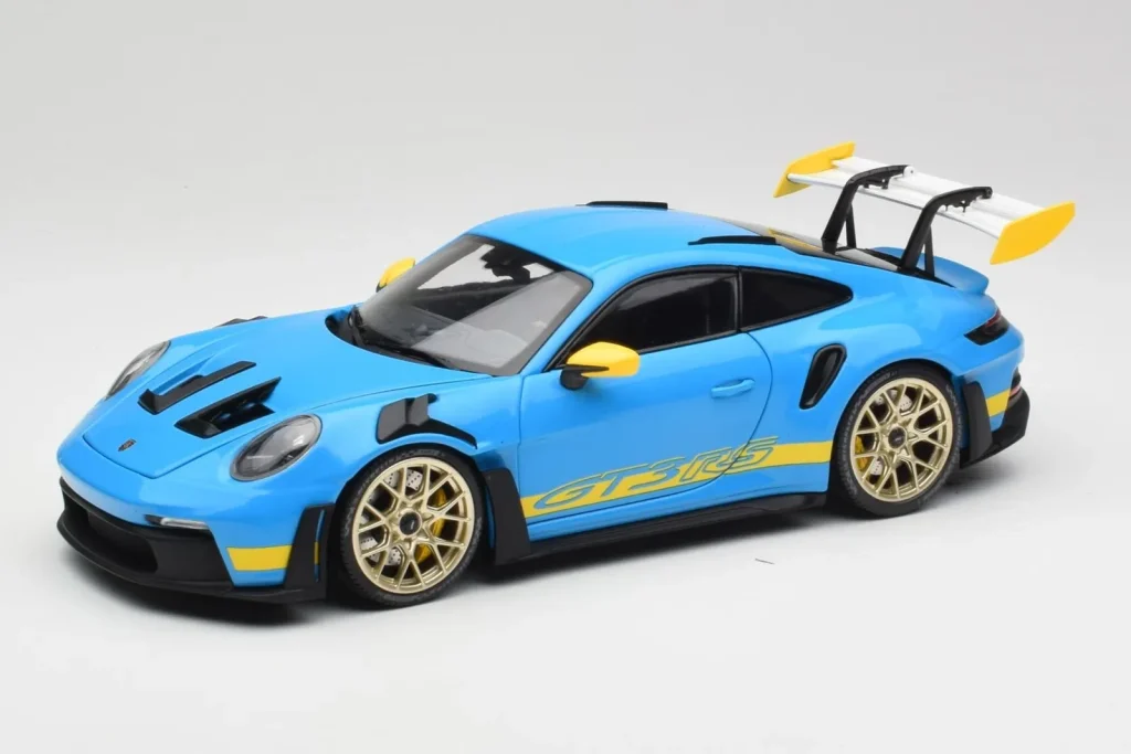 โมเดลรถ 1:18 Porsche 911 992 GT3 RS Shark Blue & Yellow Decor Concept Minichamps (มือสอง)