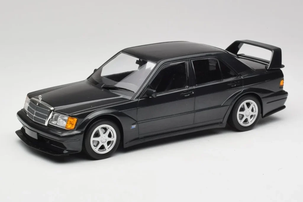 โมเดลรถ 1:18 Mercedes 190E W201 2.5-16 EVO 2 สีดำเมทัลลิก Minichamps (มือสอง)