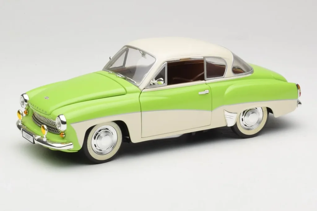 车型 1:18 Wartburg 313 Pastel Green over Beige Revell