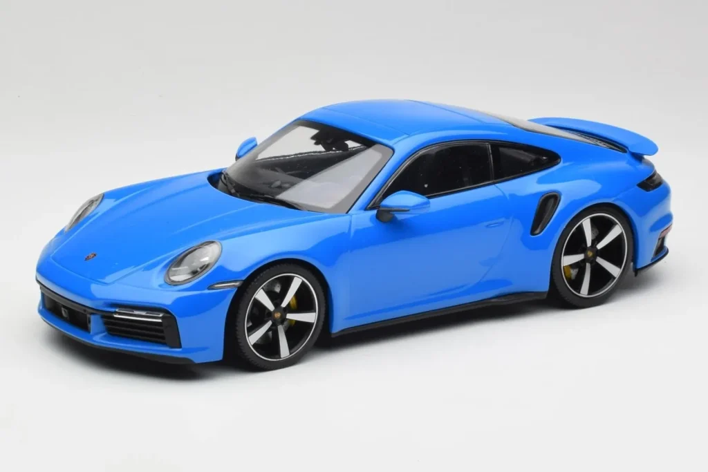 โมเดลรถ 1:18 Porsche 911 992 Turbo S Gentian สีน้ำเงิน Minichamps (มือสอง)