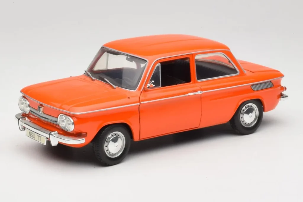 Model 1:18 NSU 1000 TT orange Revell