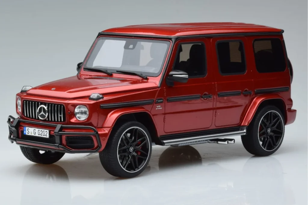 Model 1:18 Mercedes AMG G63 W464 Asia Edition red GT Spirit
