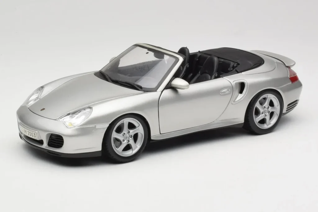 โมเดลรถ 1:18 Porsche 911 996 Turbo Cabriolet สีเงิน Maisto (มือสอง)