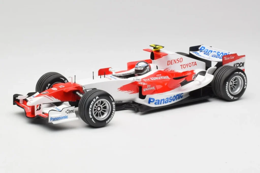 โมเดลรถ 1:18 Toyota TF107 #12 J. Trulli F1 Launch Livery ปี 2007 Minichamps (มือสอง)