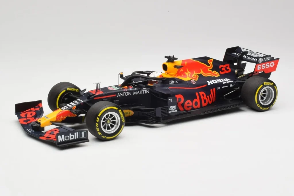 车型 1:18 Aston Martin Red Bull Racing RB16 #33 M. Verstappen Abu Dhabi GP Winner 年 2020 Minichamps