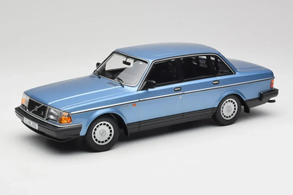 Model 1:18 Volvo 240 GL metallic blue Minichamps